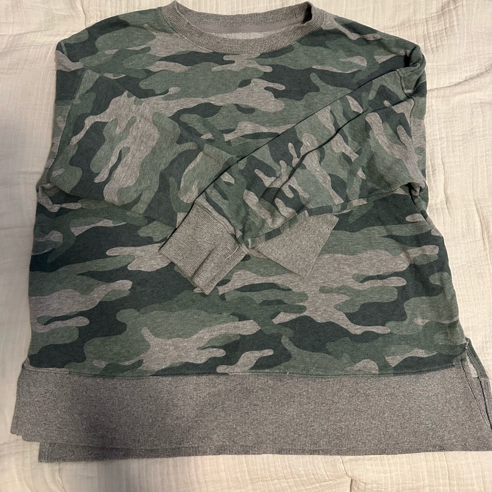 Time & True Women’s Sweatshirt